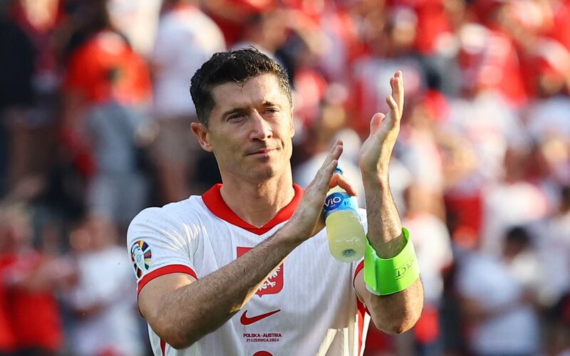 Robert Lewandowski hiện là đội trưởng tuyển Ba Lan