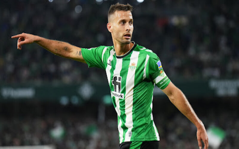 Đội trưởng Sergio Canales của Real Betis